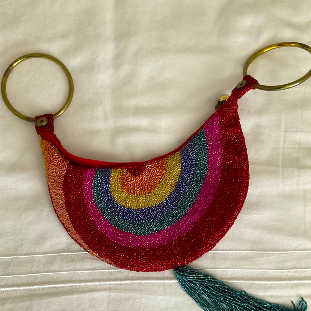 Rainbow clutch